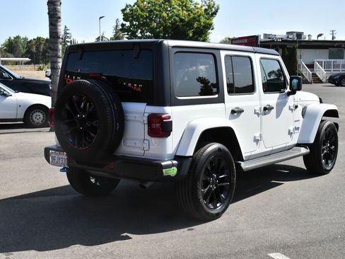 Used 2023 Jeep Wrangler Unlimited Sahara w/ Cold Weather Group AWD/4WD image 8
