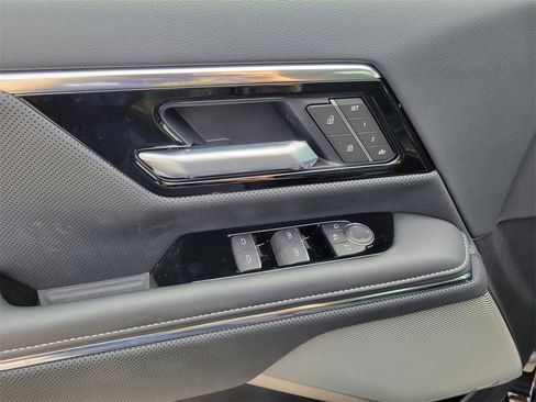 New 2025 GMC Sierra EV Denali image 8