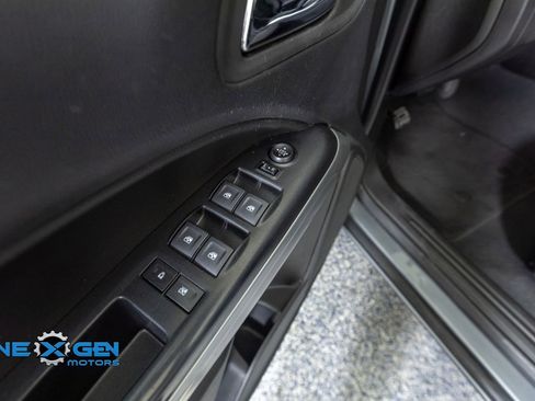Used 2022 Chevrolet Colorado LT AWD/4WD image 12