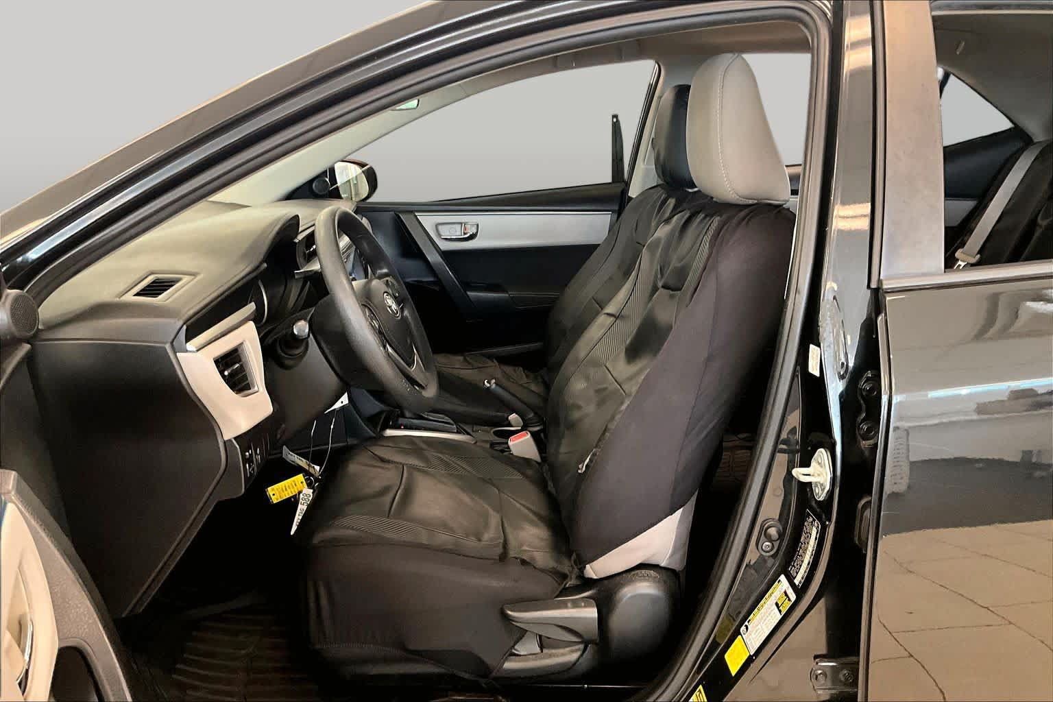 Used 2016 Toyota Corolla LE FWD image 7