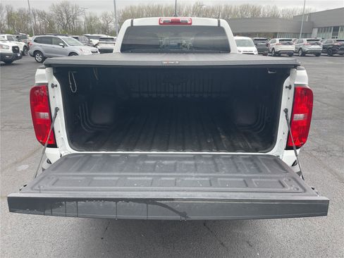 Used 2022 Chevrolet Colorado W/T w/ Custom Special Edition AWD/4WD image 5