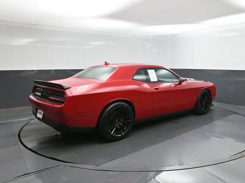 Used 2016 Dodge Challenger SRT Hellcat RWD image 8