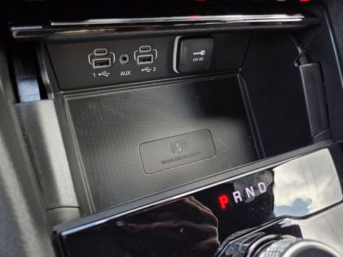 New 2025 Jeep Grand Cherokee Altitude image 10