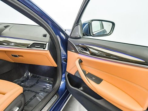 Certified 2022 BMW 530e w/ Premium Package image 17