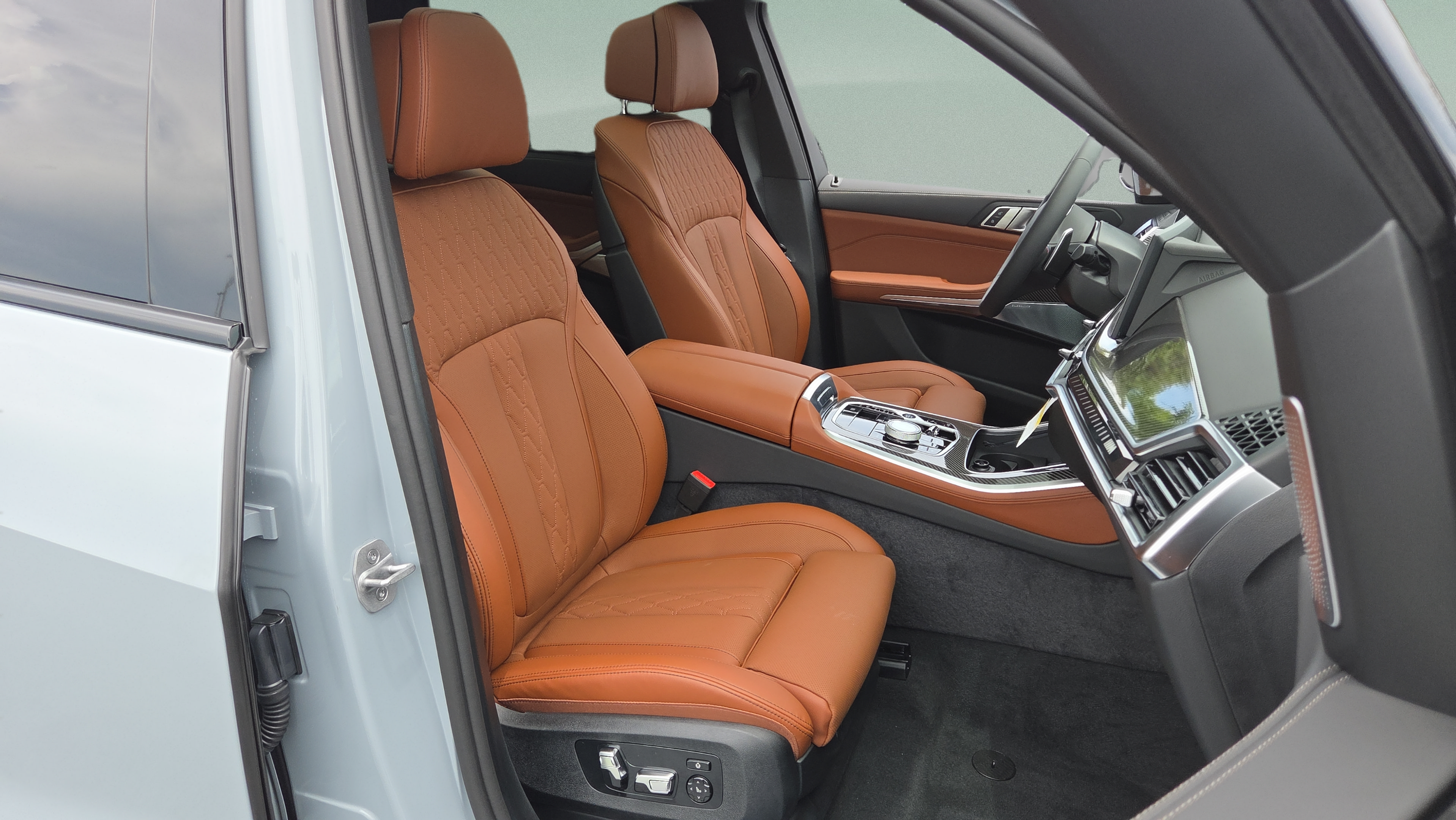 New 2026 BMW X5 M60i AWD/4WD image 17