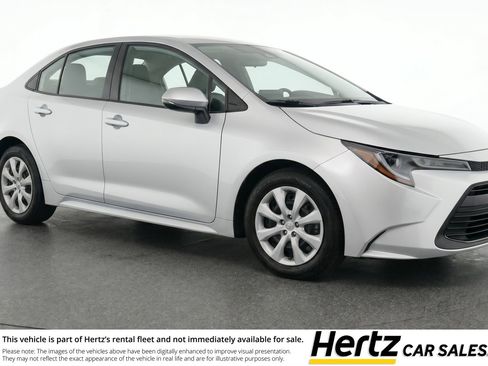 Used 2025 Toyota Corolla LE FWD image 1