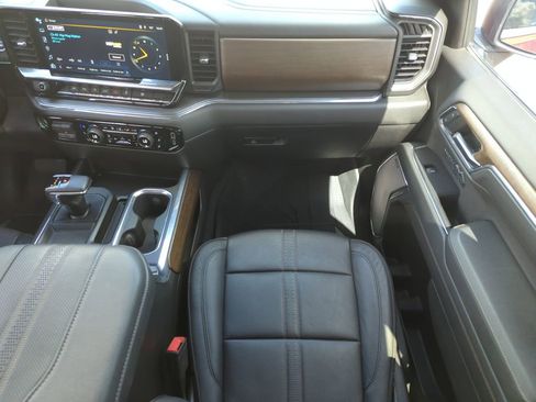 Used 2024 Chevrolet Silverado 1500 High Country w/ Max Trailering Package AWD/4WD image 16