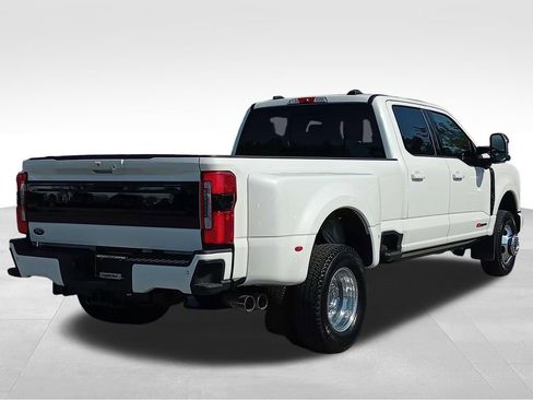 Certified 2025 Ford F350 Platinum AWD/4WD image 3