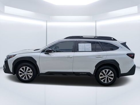 Used 2025 Subaru Outback Premium AWD/4WD image 6