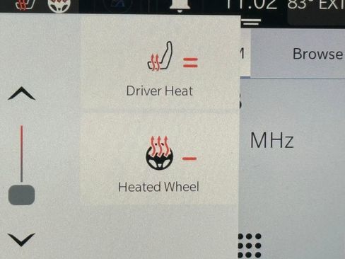 Used 2023 Chrysler Voyager LX image 3