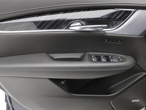 Used 2025 Cadillac XT6 Premium Luxury image 14