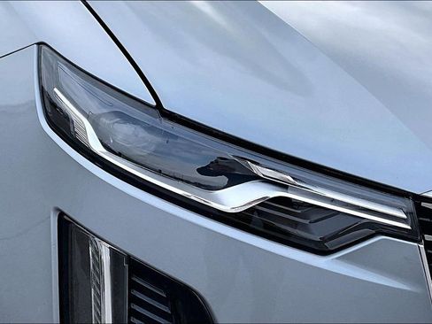 Certified 2025 Cadillac XT6 Premium Luxury image 30