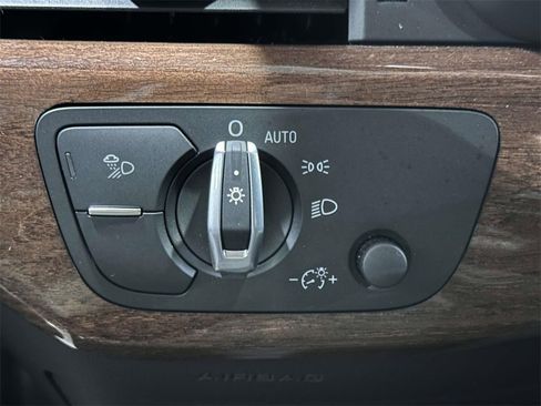 Used 2023 Audi A4 2.0T Premium w/ Convenience Package image 20