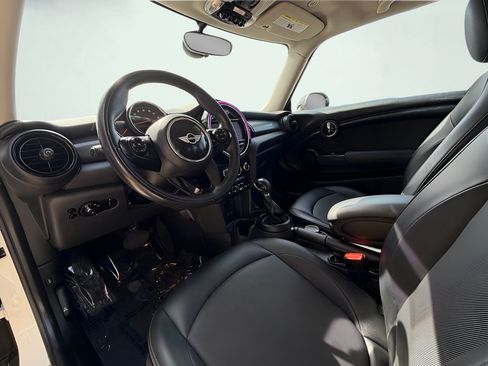 Used 2018 MINI Cooper 2-Door Hardtop FWD image 17