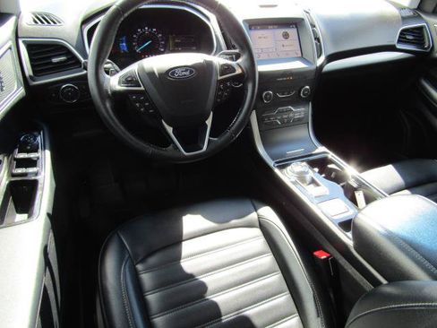 Certified 2019 Ford Edge SEL w/ Equipment Group 201A AWD/4WD image 2