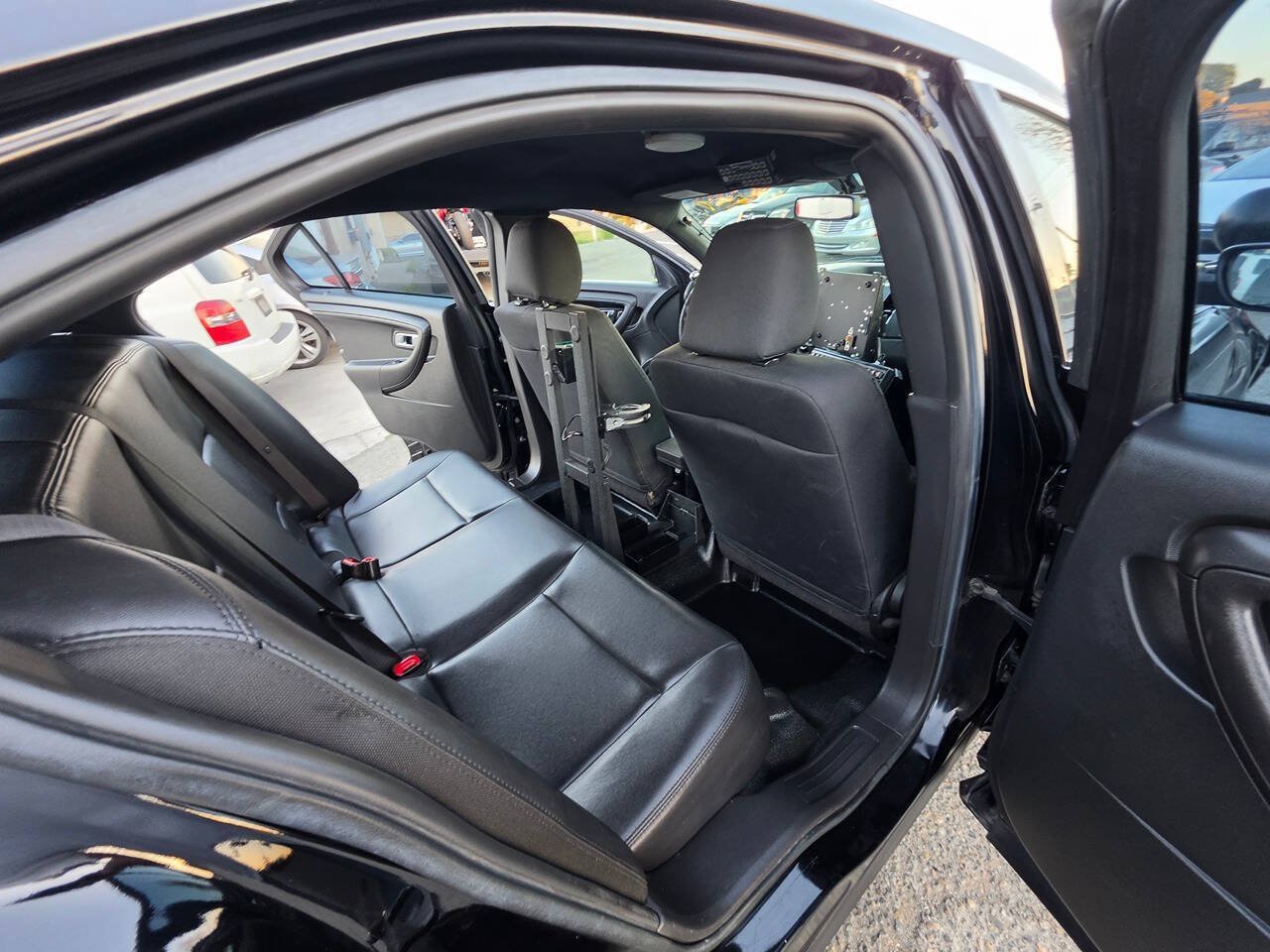 Used 2018 Ford Taurus Police Interceptor AWD image 27