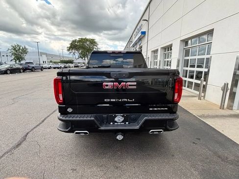 Used 2024 GMC Sierra 1500 Denali w/ Technology Package AWD/4WD image 8