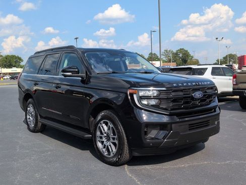 Certified 2025 Ford Expedition Active AWD/4WD image 1