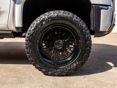 Used 2025 GMC Sierra 2500 Denali Ultimate AWD/4WD image 12