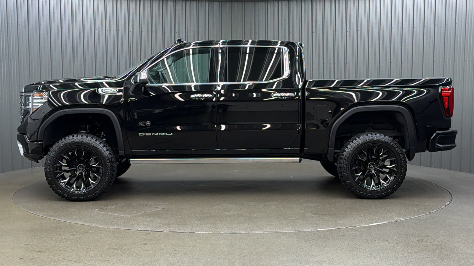 Used 2026 GMC Sierra 1500 Denali w/ Denali Reserve Package AWD/4WD image 2