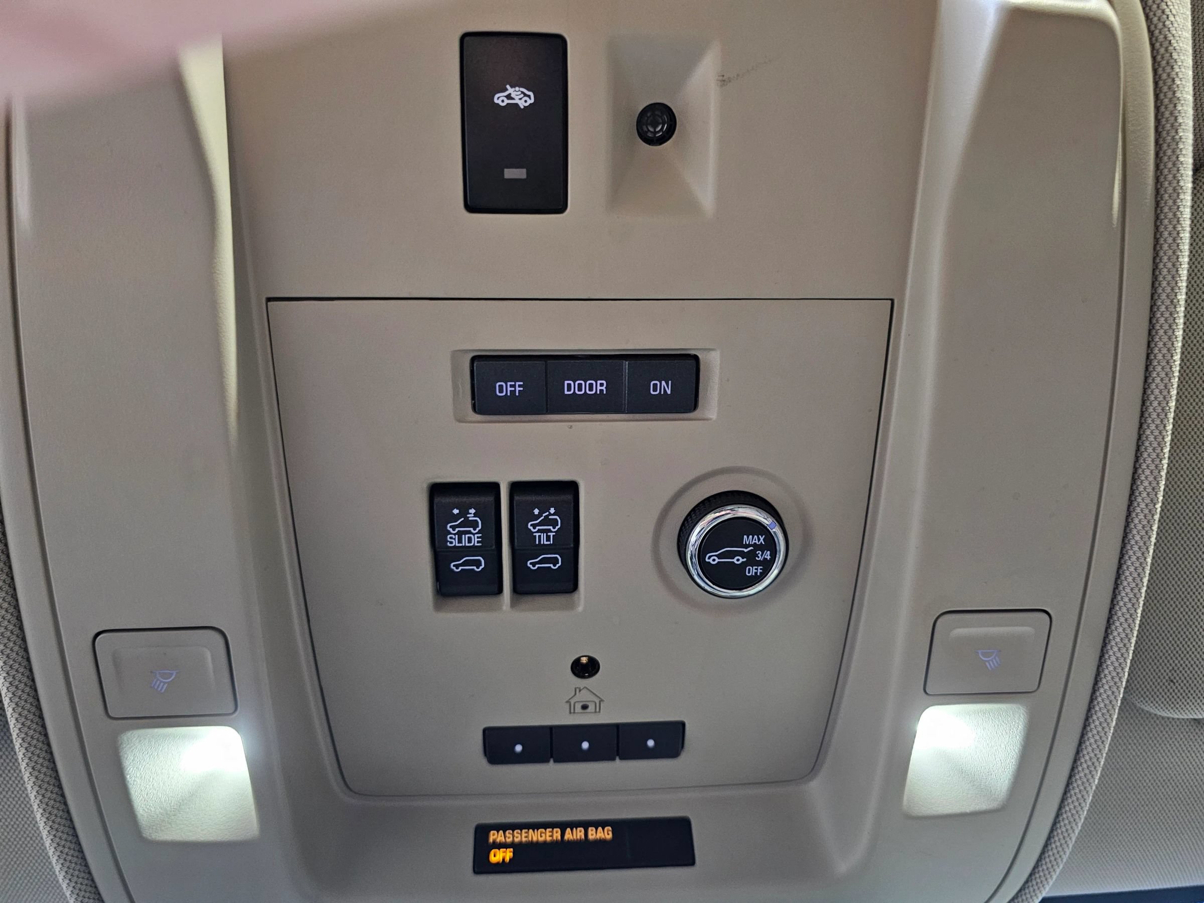 Used 2015 GMC Yukon Denali w/ Premium Package RWD image 18