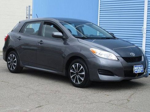 Used 2010 Toyota Matrix FWD image 1
