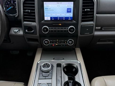 Used 2021 Ford Expedition Max XLT image 16