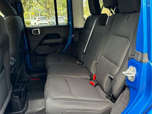 Used 2021 Jeep Wrangler Unlimited Sahara image 7