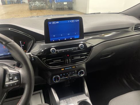 Used 2025 Ford Escape ST-Line image 29