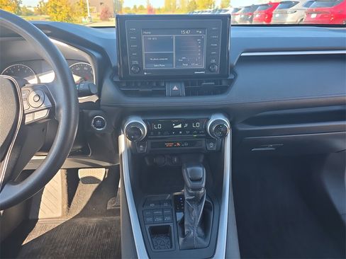 Used 2022 Toyota RAV4 XLE image 20