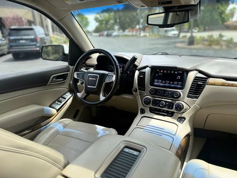 Used 2016 GMC Yukon Denali w/ Open Road Package image 21