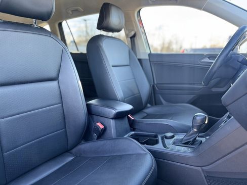 Used 2019 Volkswagen Tiguan SE w/ 3rd Row Seat Package image 12