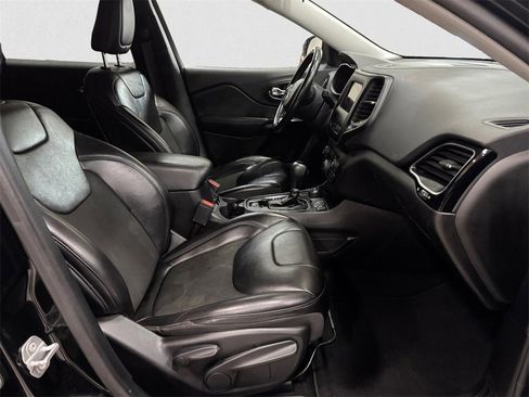 Used 2021 Jeep Cherokee Latitude Plus image 15