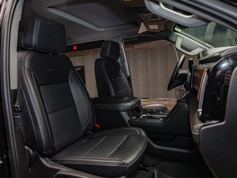 Used 2024 GMC Sierra 3500 Denali w/ Denali Reserve Package image 31