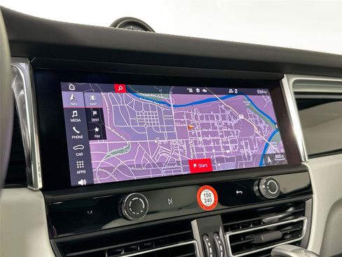 Certified 2024 Porsche Macan AWD/4WD image 27