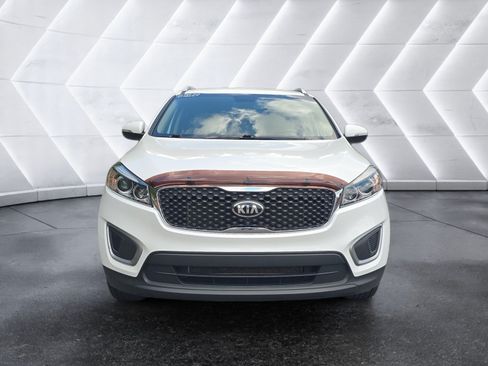 Used 2017 Kia Sorento AWD w/ LX Convenience Package image 8