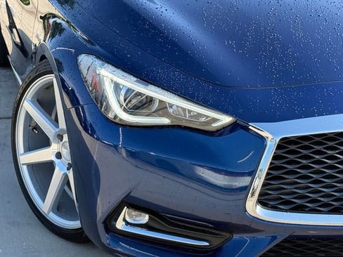 Used 2019 INFINITI Q60 3.0t Luxe w/ Essential Package RWD image 3