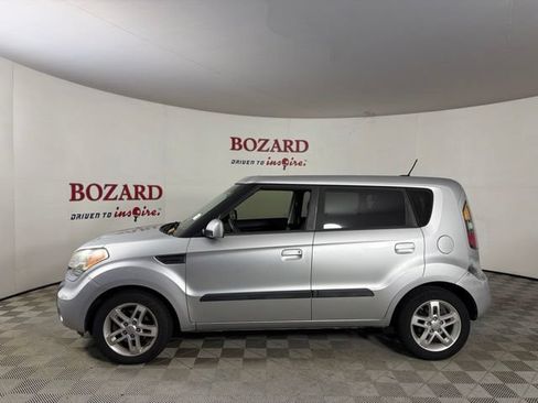 Used 2010 Kia Soul + w/ Audio Pkg FWD image 5