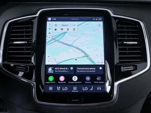 Certified 2024 Volvo XC90 B5 Plus w/ Protection Package Premier AWD/4WD image 16