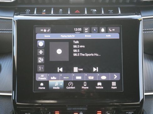 Used 2024 Jeep Grand Cherokee Altitude image 17