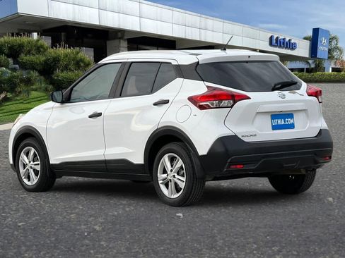 Used 2018 Nissan Kicks S image 6
