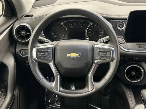 Used 2024 Chevrolet Blazer LT image 21