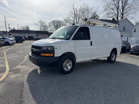 Used 2019 Chevrolet Express 3500 3500 3dr Cargo Van w/ Driver Convenience Package image 24