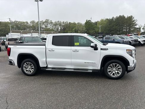 Used 2022 GMC Sierra 1500 SLT AWD/4WD image 2