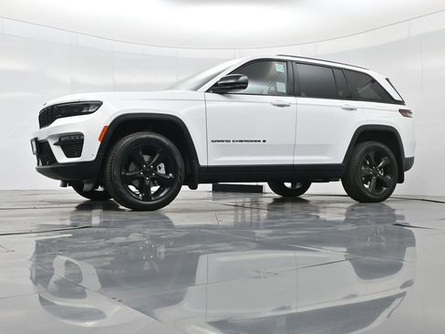 New 2025 Jeep Grand Cherokee Limited w/ Luxury Tech Group II image 51
