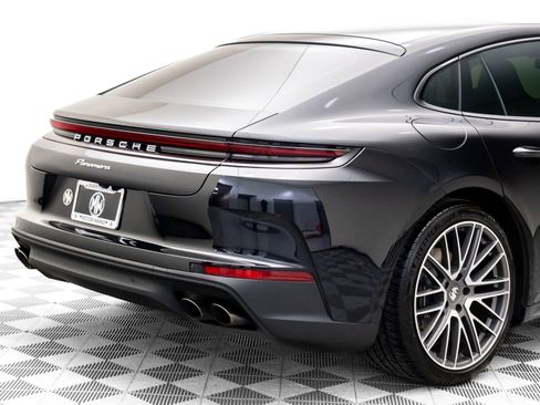 Used 2024 Porsche Panamera 4 image 33