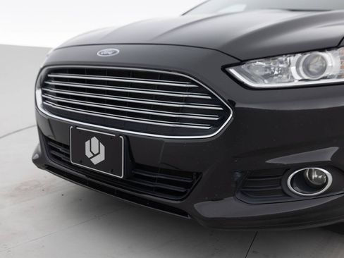 Used 2013 Ford Fusion SE FWD image 16