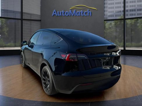 Used 2025 Tesla Model Y Long Range AWD/4WD image 8