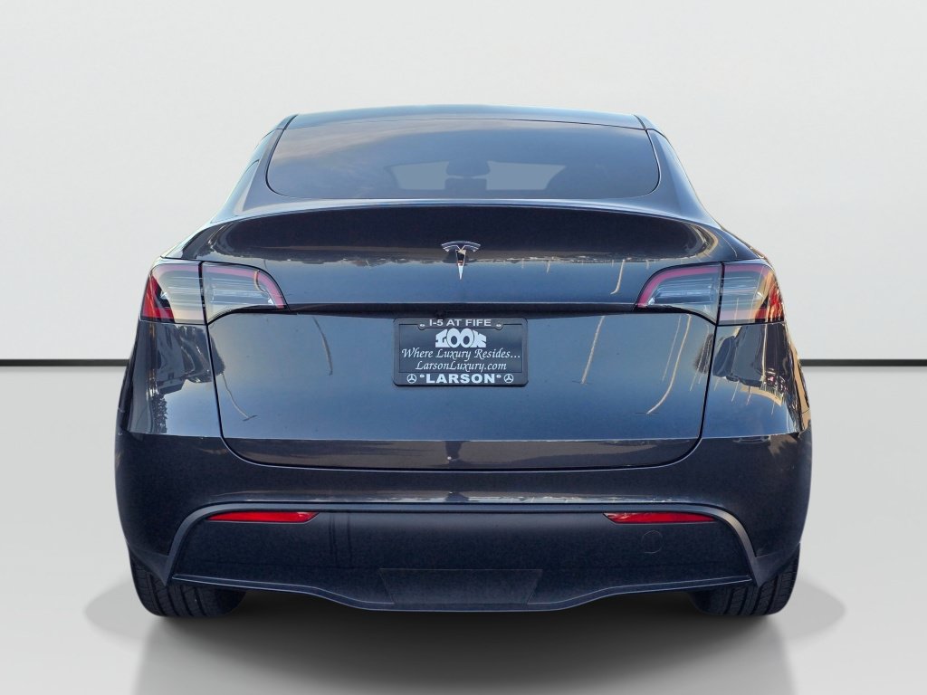 Used 2025 Tesla Model Y Long Range RWD image 4
