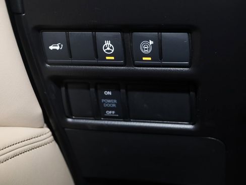 Used 2024 Nissan Armada SL w/ Captain's Chairs Package image 33